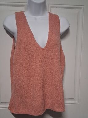 Express Peachy Textured V-Neck Sleeveless Tank